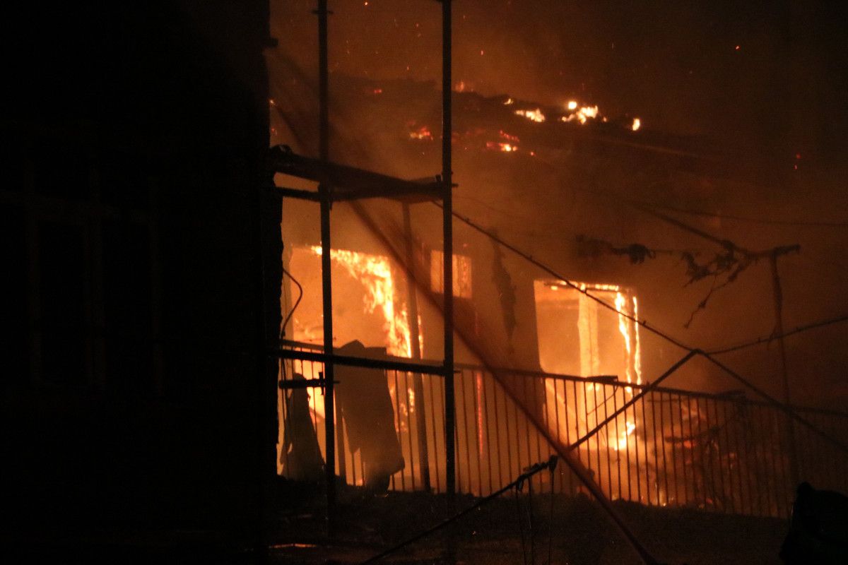 Afyonkarahisar da yangın: 3 ev küle döndü #2