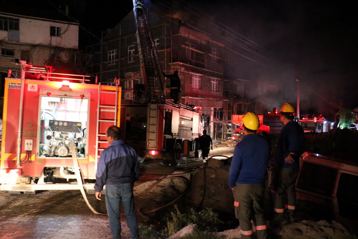 Afyonkarahisar da yangın: 3 ev küle döndü #4