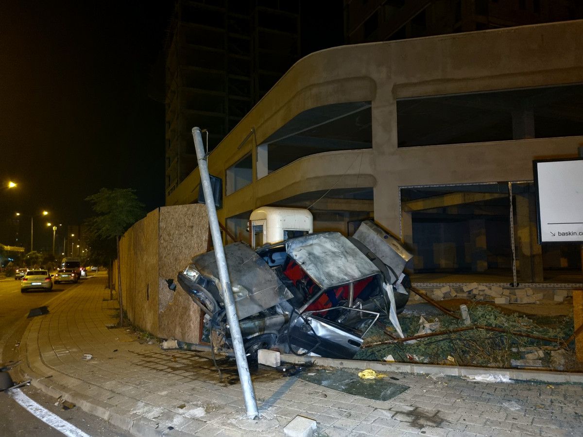 Adana da takla atan otomobildeki baba öldü, çocukları yaralandı #4