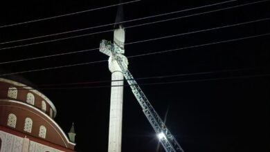 Kocaeli'de cami minaresinde yangın çıktı