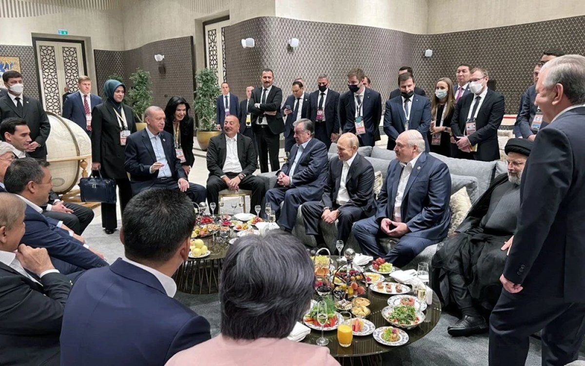 Aslı Aydıntaşbaş ve Nevşin Mengü den Erdoğan ın liderlerle fotoğrafına övgü tepkisi #3
