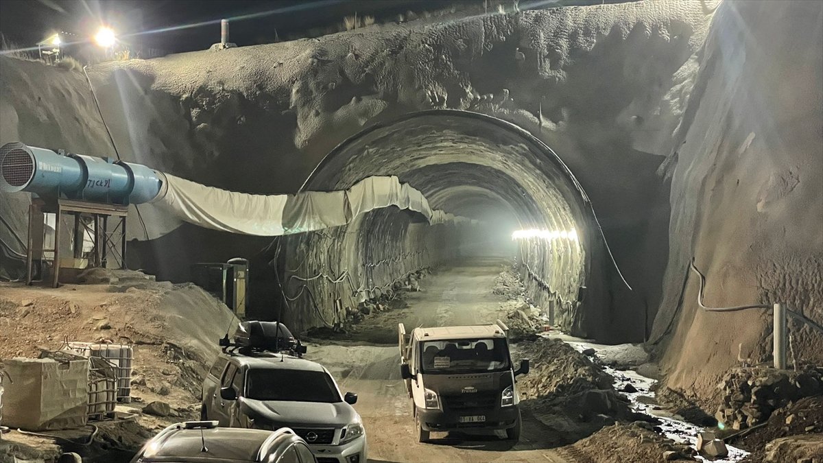 Van da inşaatı süren tünelde göçük #1