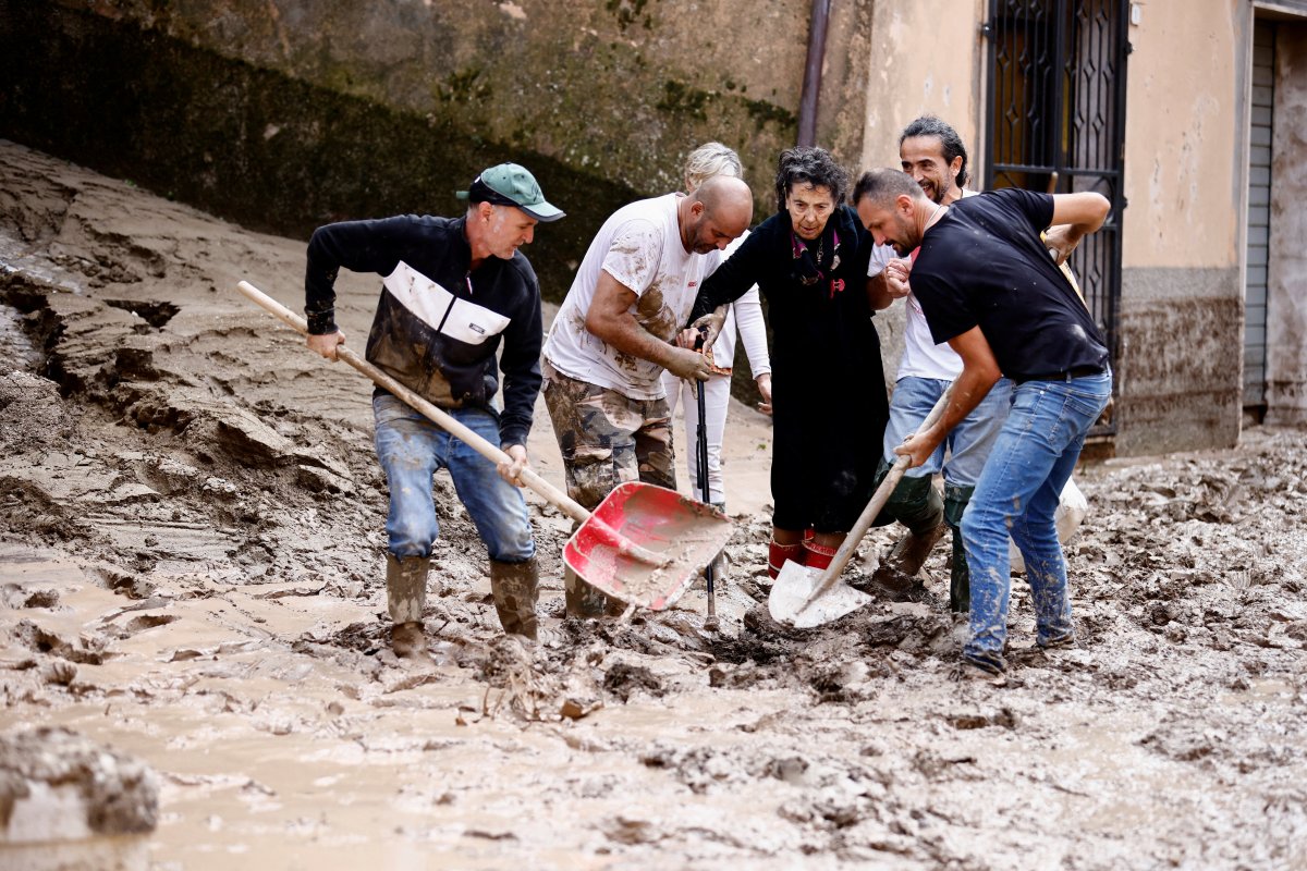İtalya’da fırtına ve sel: Can kaybı 10’a yükseldi #4