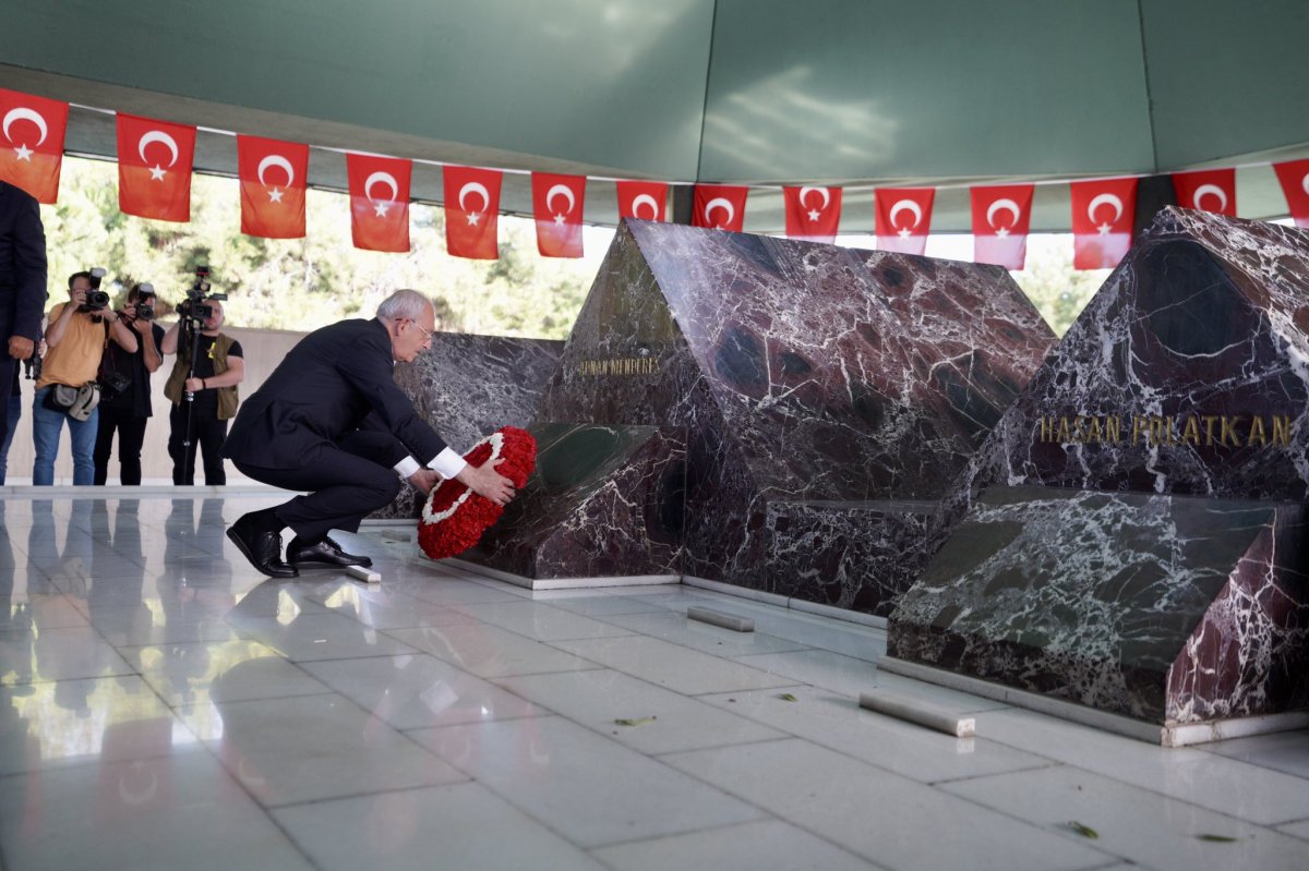 Kemal Kılıçdaroğlu ndan Adnan Menderes in mezarına ziyaret  #4