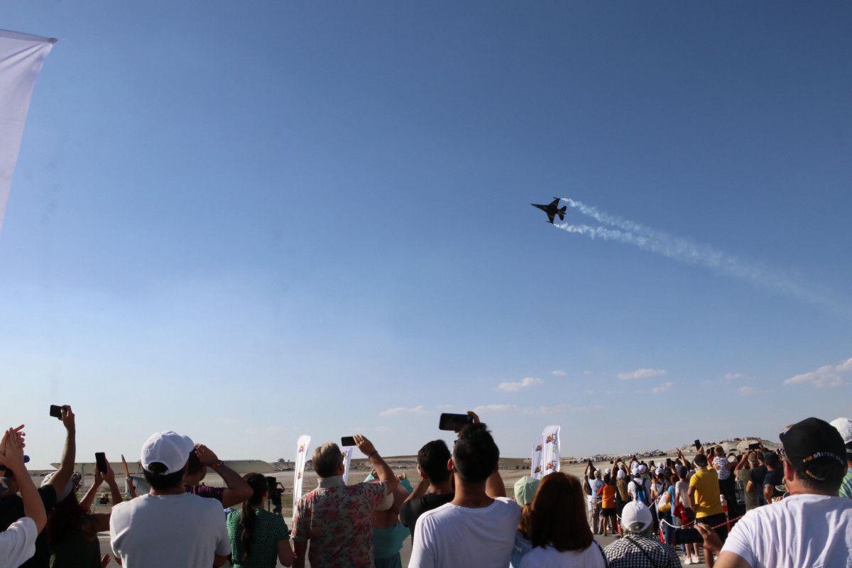 Eskişehir de havacılık gösterisinde kanatta yürüyüş şovu #20