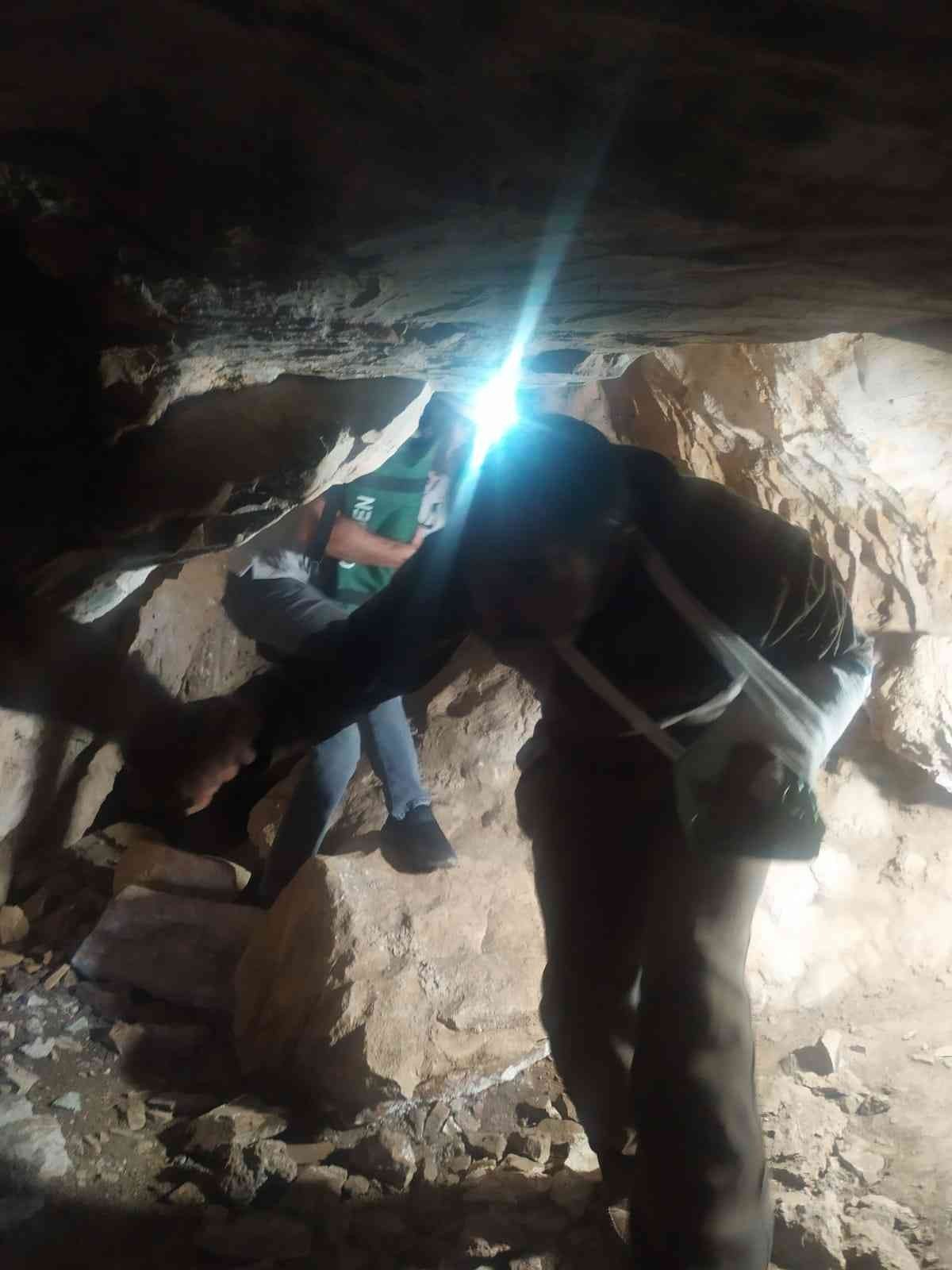 Isparta da mağarada mahsur kalan adam kurtarıldı #1