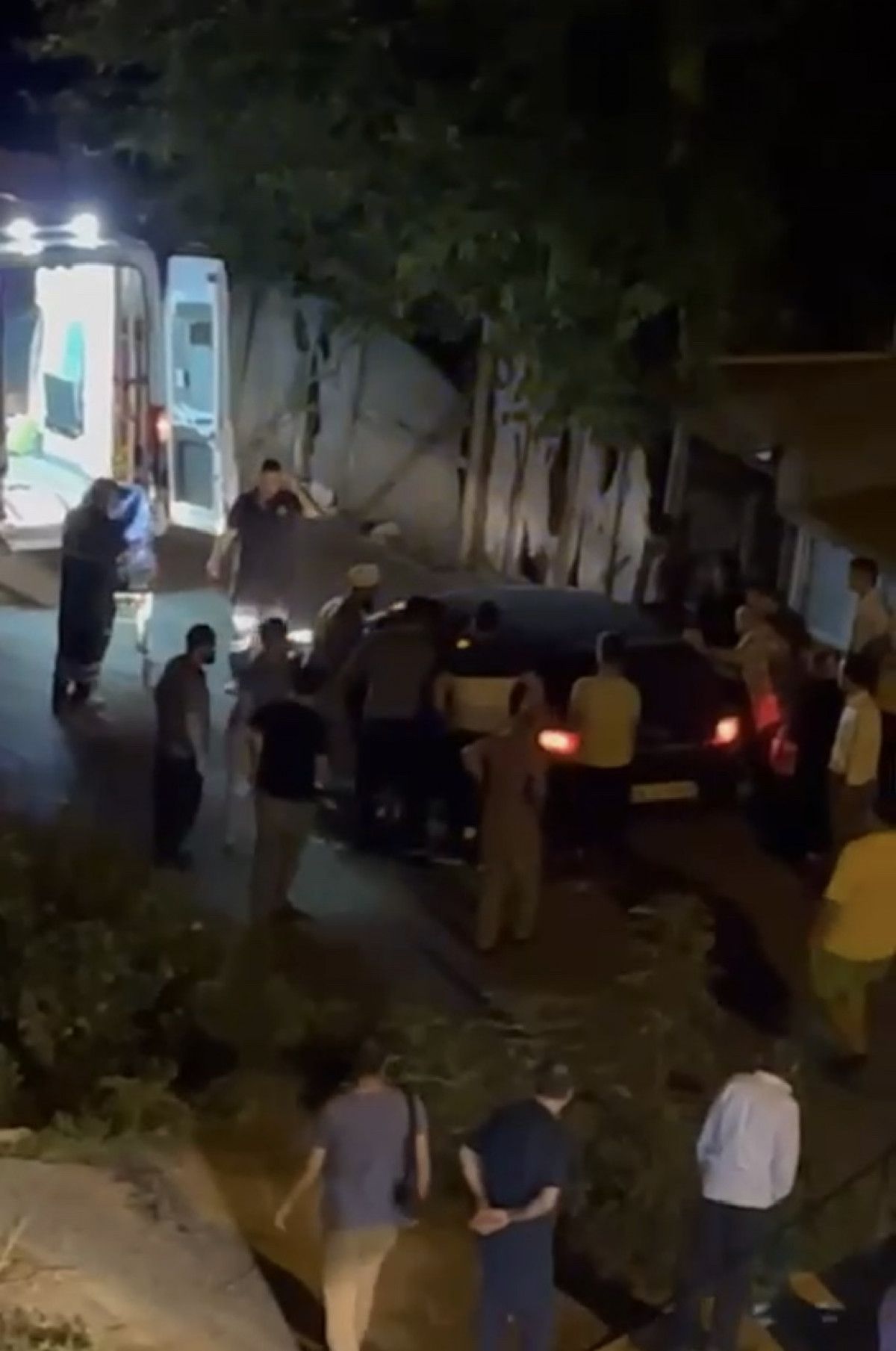  Ataşehir de sözlü tartışma silahlı kavgaya dönüştü: 2 yaralı  #2