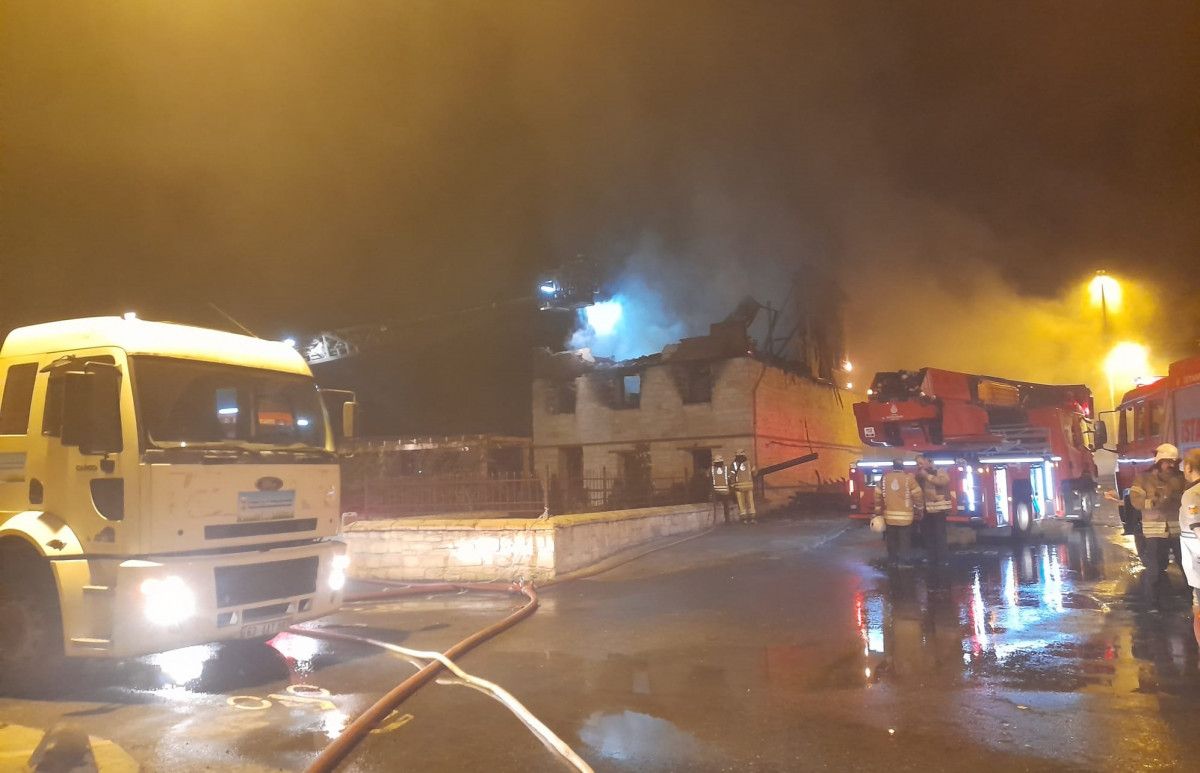 Zeytinburnu nda Tarihi Merkezefendi Fırını nda yangın #5