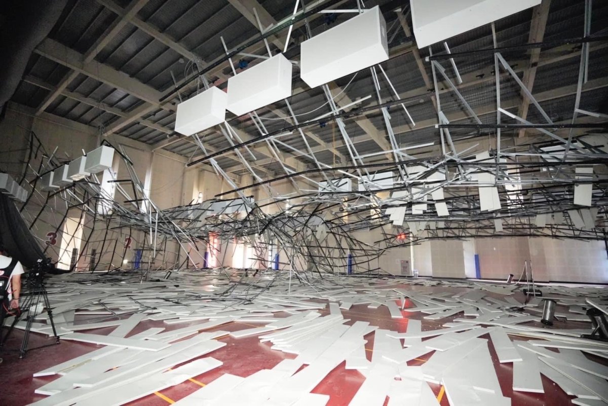 Tayvan’da deprem: Spor salonunun çatısı, sporcuların üzerine çöktü #1