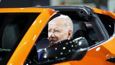 Joe Biden, lüks araçları test etti