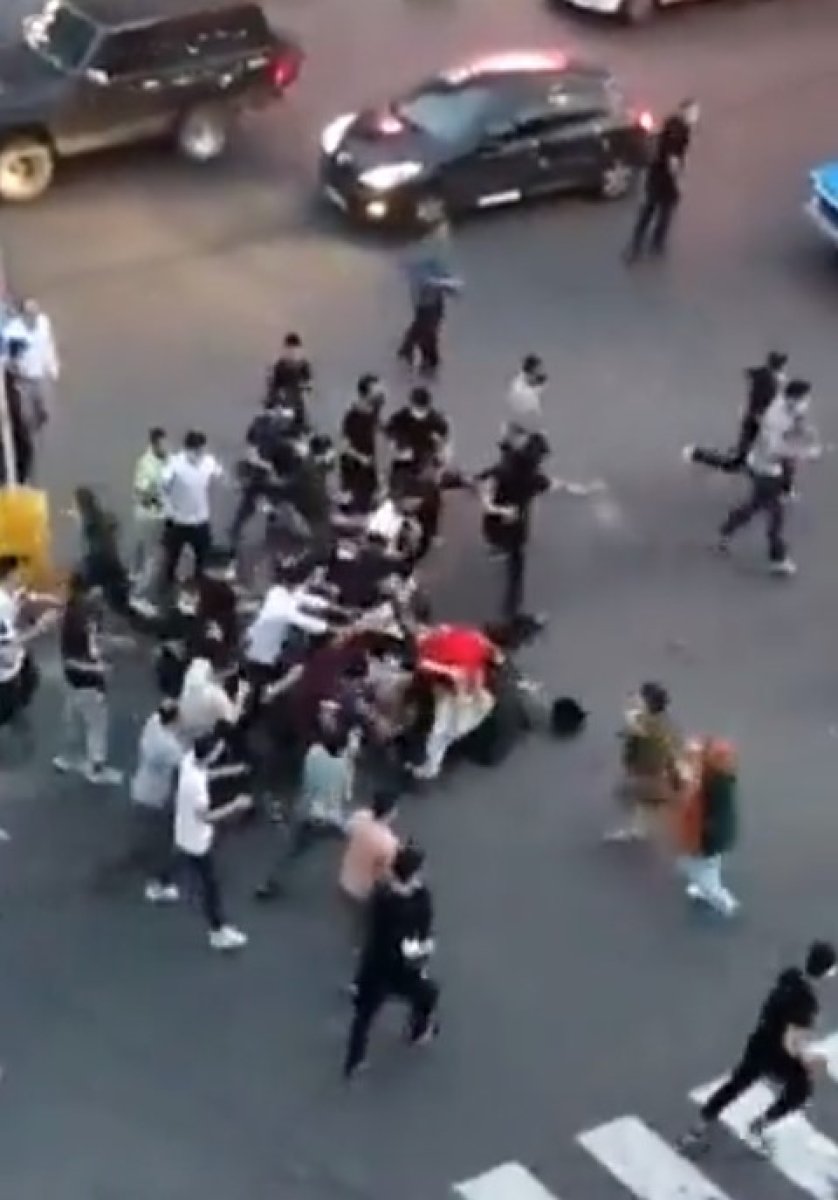 İran da eylemler şiddetlendi: Polis linç edildi #1