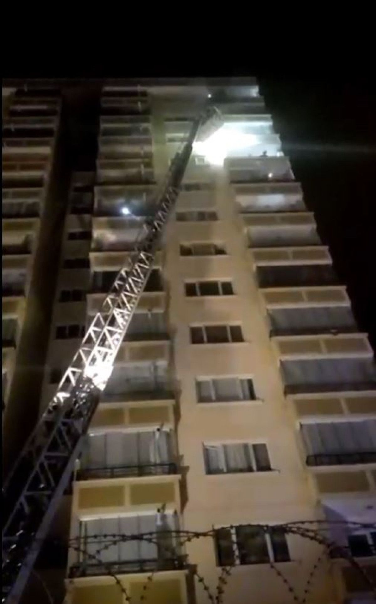 Ankara da 15 katlı binada yangın: 1 ölü #1