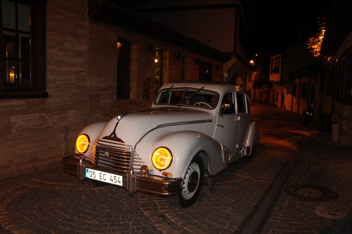 Amasya da benzeri görülmeyen 70 yıllık klasik otomobiline 1.5 milyon lira teklif ettiler #10