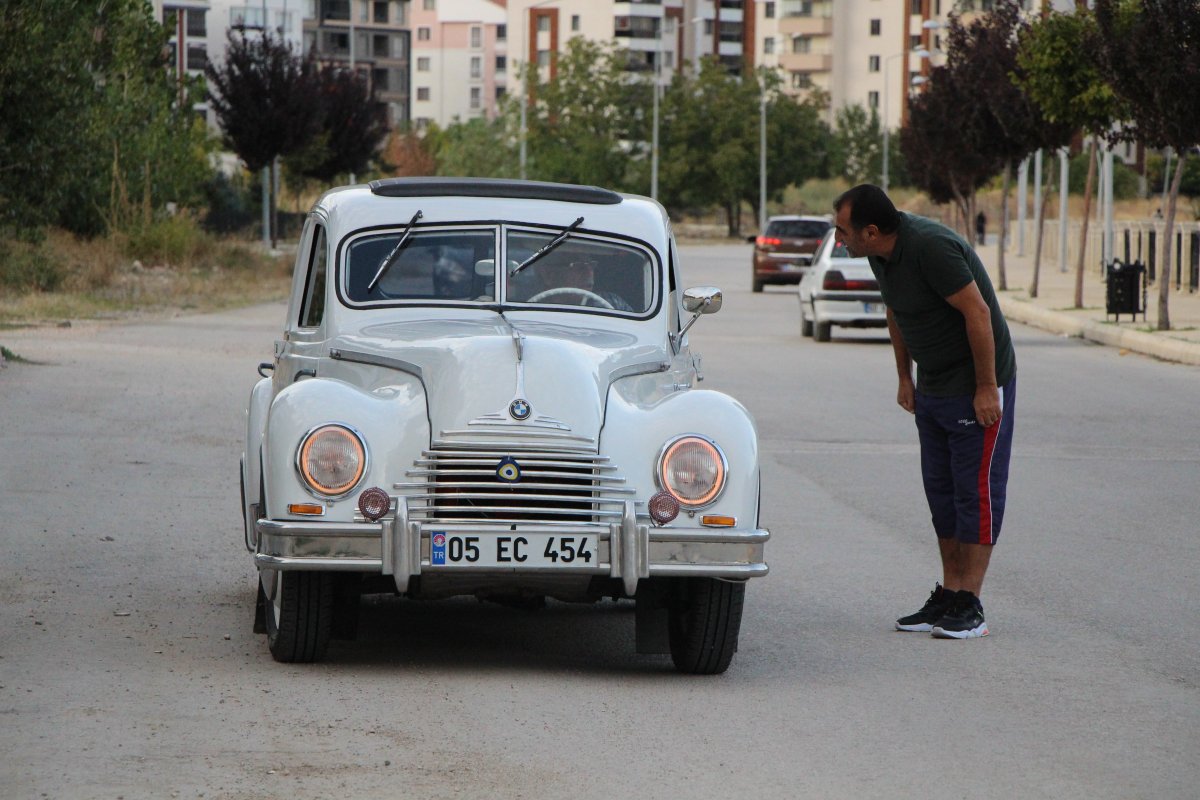 Amasya da benzeri görülmeyen 70 yıllık klasik otomobiline 1.5 milyon lira teklif ettiler #4
