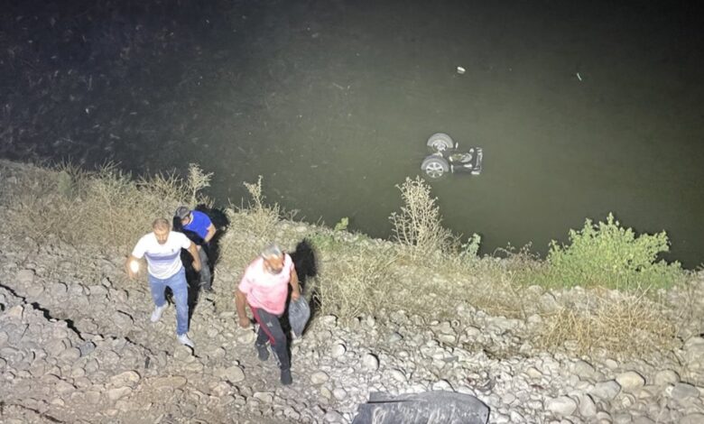 Adıyaman'da baraja düşen kamyonetteki 4 kişi, yüzerek kurtuldu