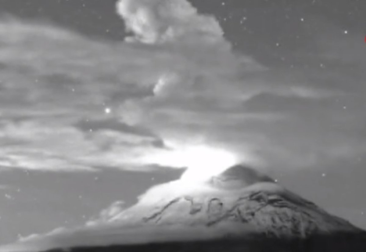 Meksika da Popocatepetl Yanardağı’nda son 24 saatte 2 patlama #1