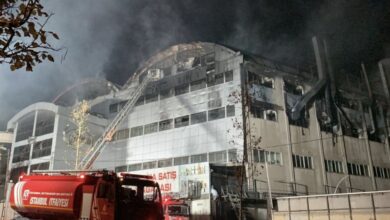 Sultanbeyli’de tencere fabrikasında yangın