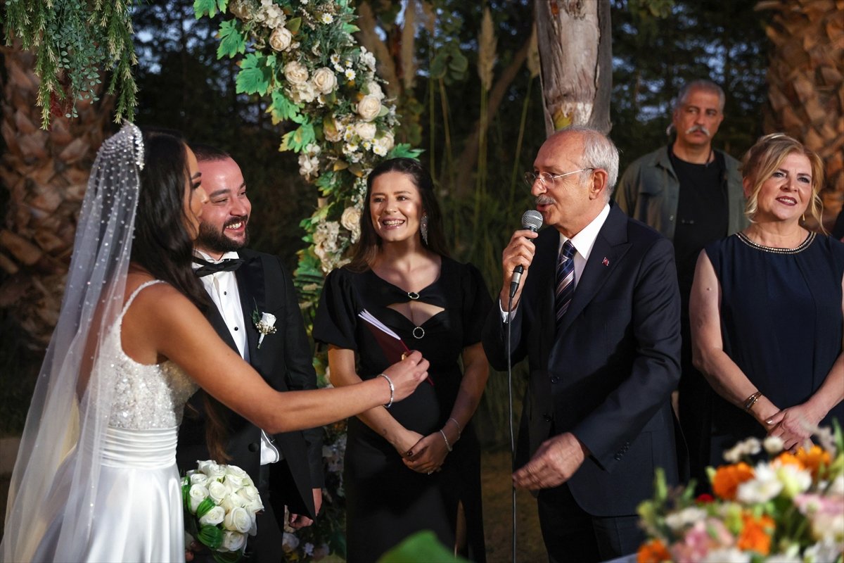 Kemal Kılıçdaroğlu İzmir de nikah şahidi oldu #1