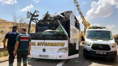 Gaziantep'te 16 kişinin öldüğü kazada şoförün perde ile uğraştığı detayı