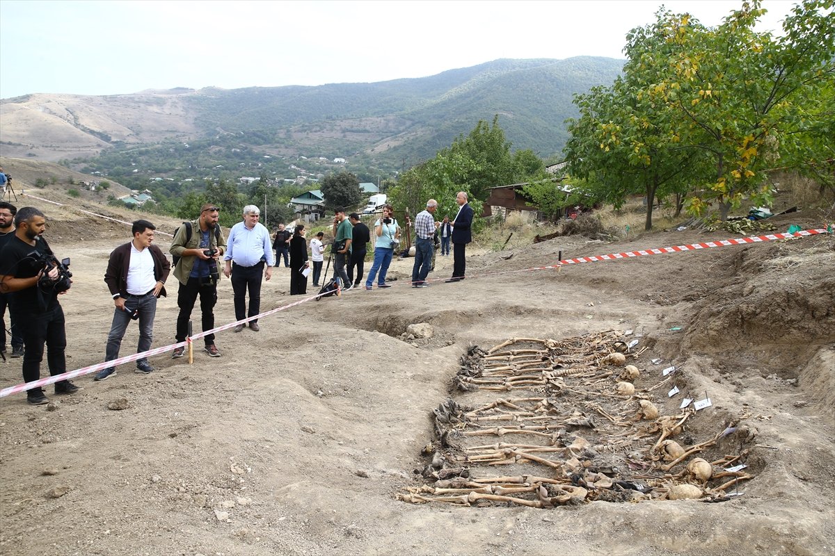 Ermenilerin katlettiği Azerbaycanlı askerlere ait toplu mezar bulundu #3