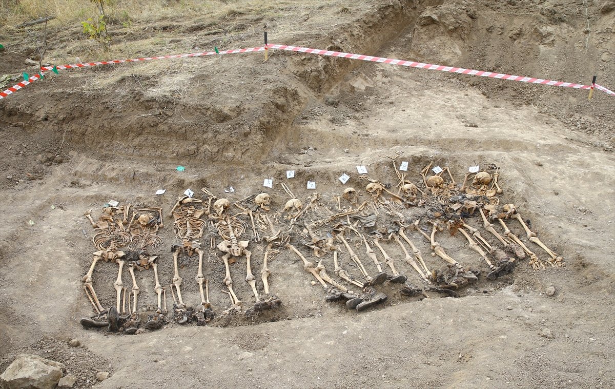 Ermenilerin katlettiği Azerbaycanlı askerlere ait toplu mezar bulundu #2