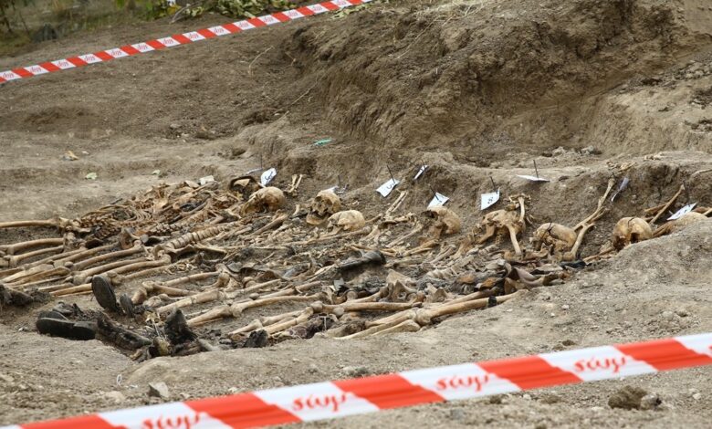 Ermenilerin katlettiği Azerbaycanlı askerlere ait toplu mezar bulundu