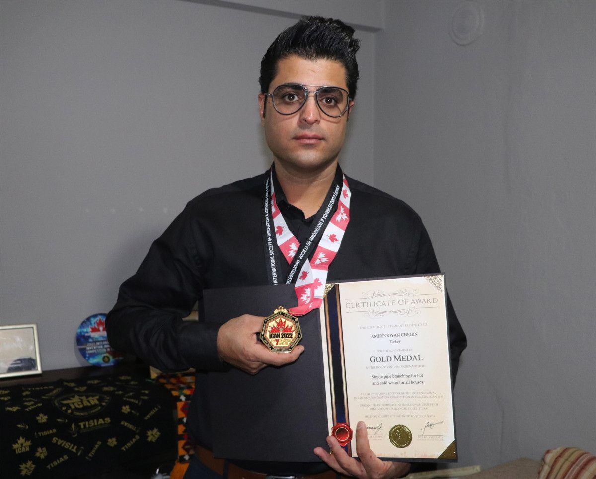 İranlı mülteci, buluş yarışmasında Türkiye adına altın madalya kazandı #3