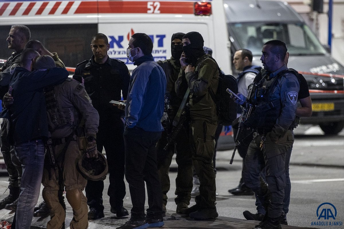 Doğu Kudüs te İsrail güçlerine yönelik silahlı saldırıda 3 kişi yaralandı #5