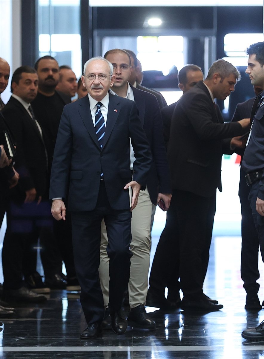 Kemal Kılıçdaroğlu, ABD ye gitmek için İstanbul Havalimanı nda #4