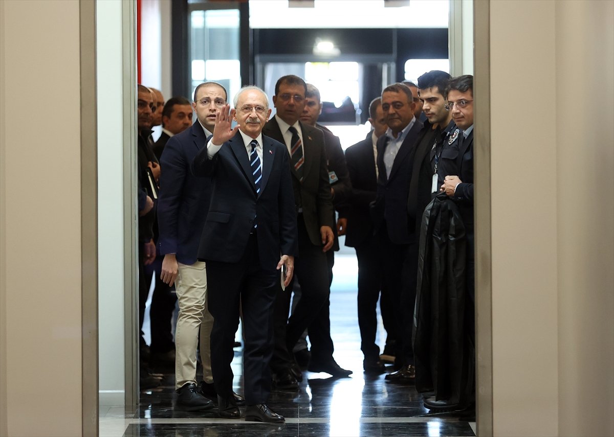 Kemal Kılıçdaroğlu, ABD ye gitmek için İstanbul Havalimanı nda #1