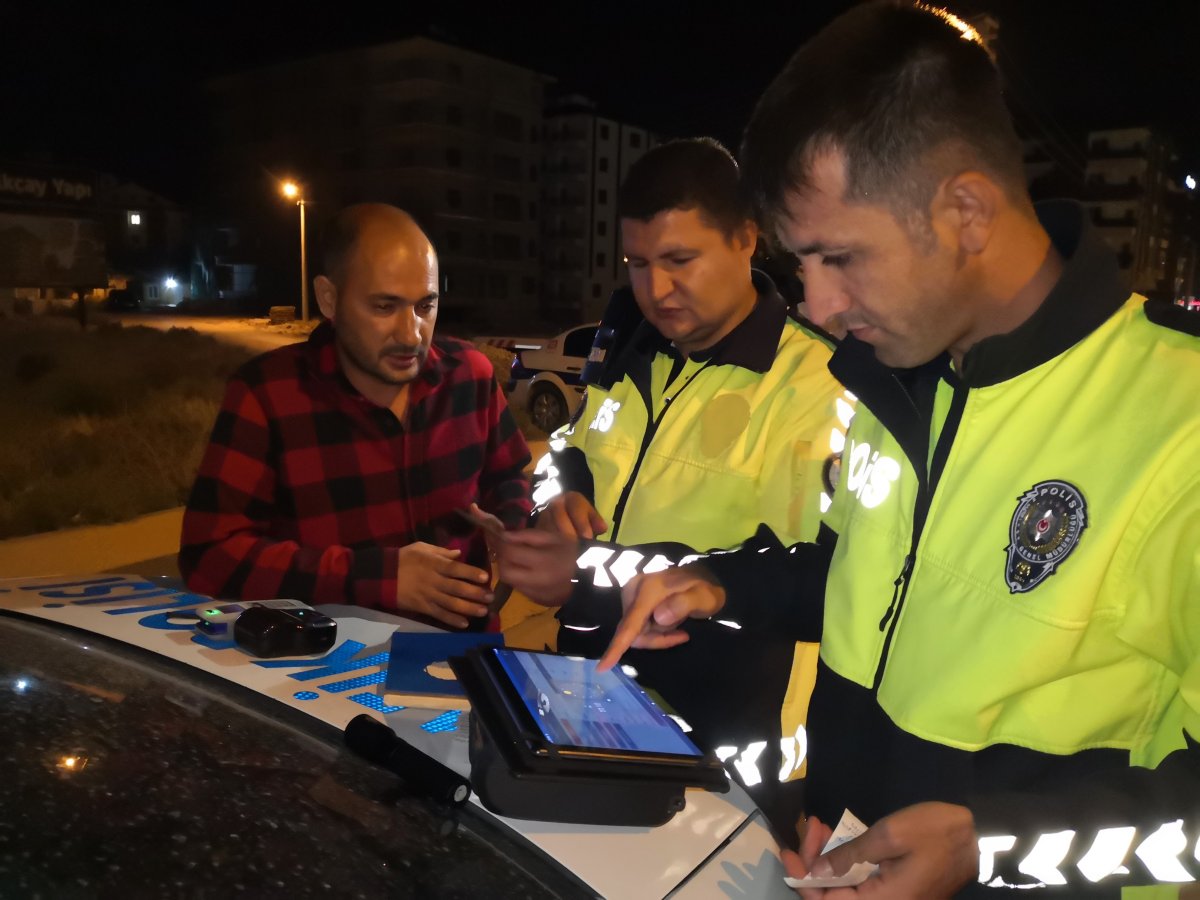 Aksaray da alkollü araç kullanırken yakalandı: Amacımız ehliyetli araç kullanmak değil #6