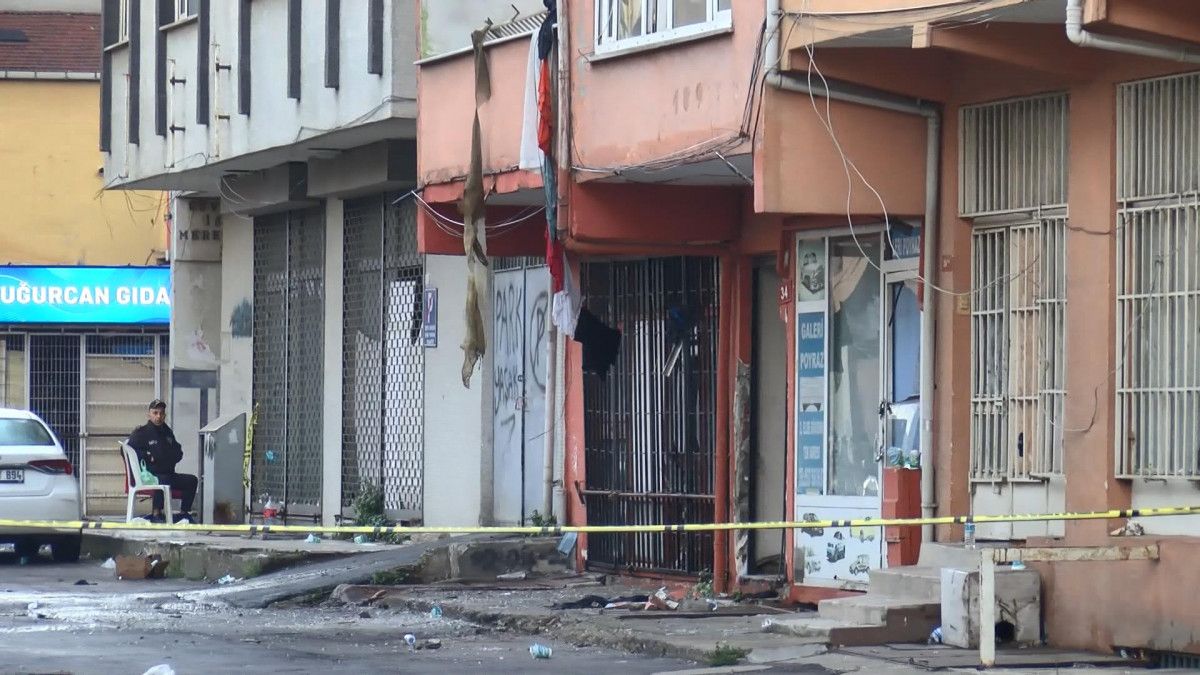 Kadıköy’de 3 katlı binadaki patlamanın şiddeti, sabah aydınlığında belirginleşti #5