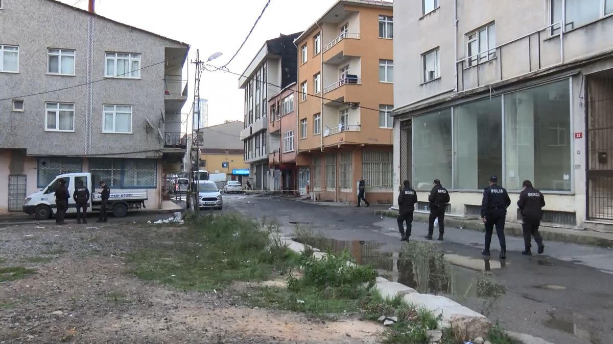 Kadıköy’de 3 katlı binadaki patlamanın şiddeti, sabah aydınlığında belirginleşti #7