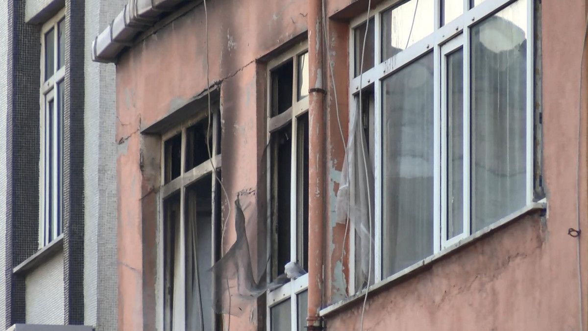Kadıköy’de 3 katlı binadaki patlamanın şiddeti, sabah aydınlığında belirginleşti #8