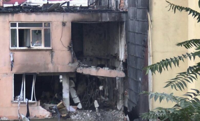 Kadıköy’de 3 katlı binadaki patlamanın şiddeti, sabah aydınlığında belirginleşti