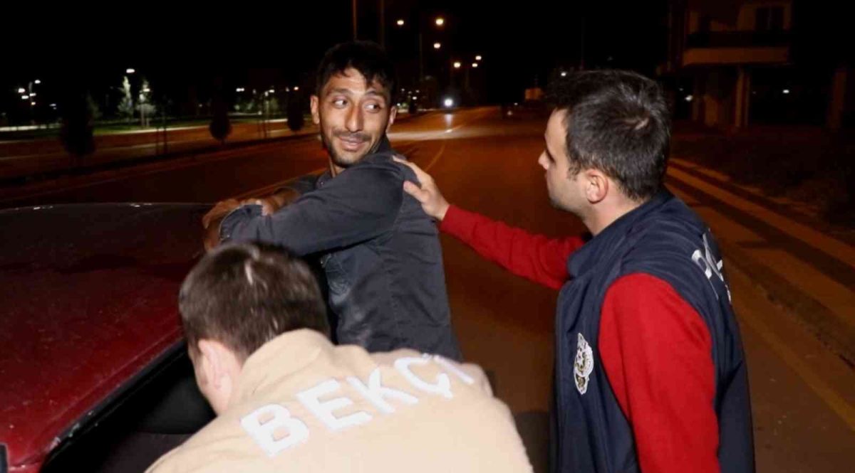 Aksaray da ters yola girip polisleri peşine takan sürücü, yakalanınca helallik istedi #6