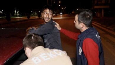 Aksaray'da ters yola girip polisleri peşine takan sürücü, yakalanınca helallik istedi