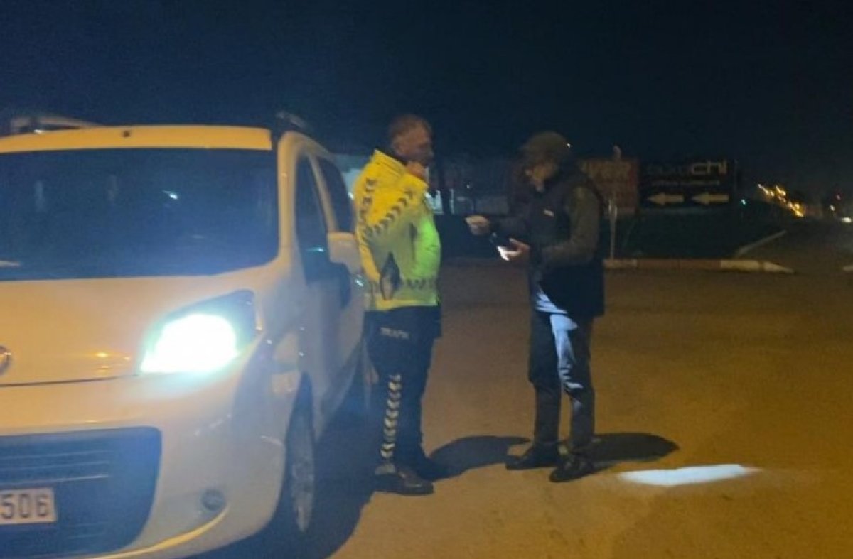 Bursa da polise yakalanan ehliyetsiz sürücü: 4 kere dosya yaktım #3