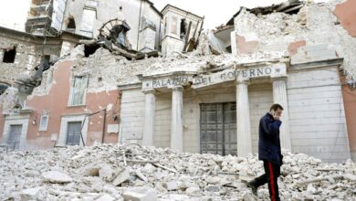 İtalya'daki L'Aquila depreminde evlerini terk etmeyip ölenler kusurlu bulundu
