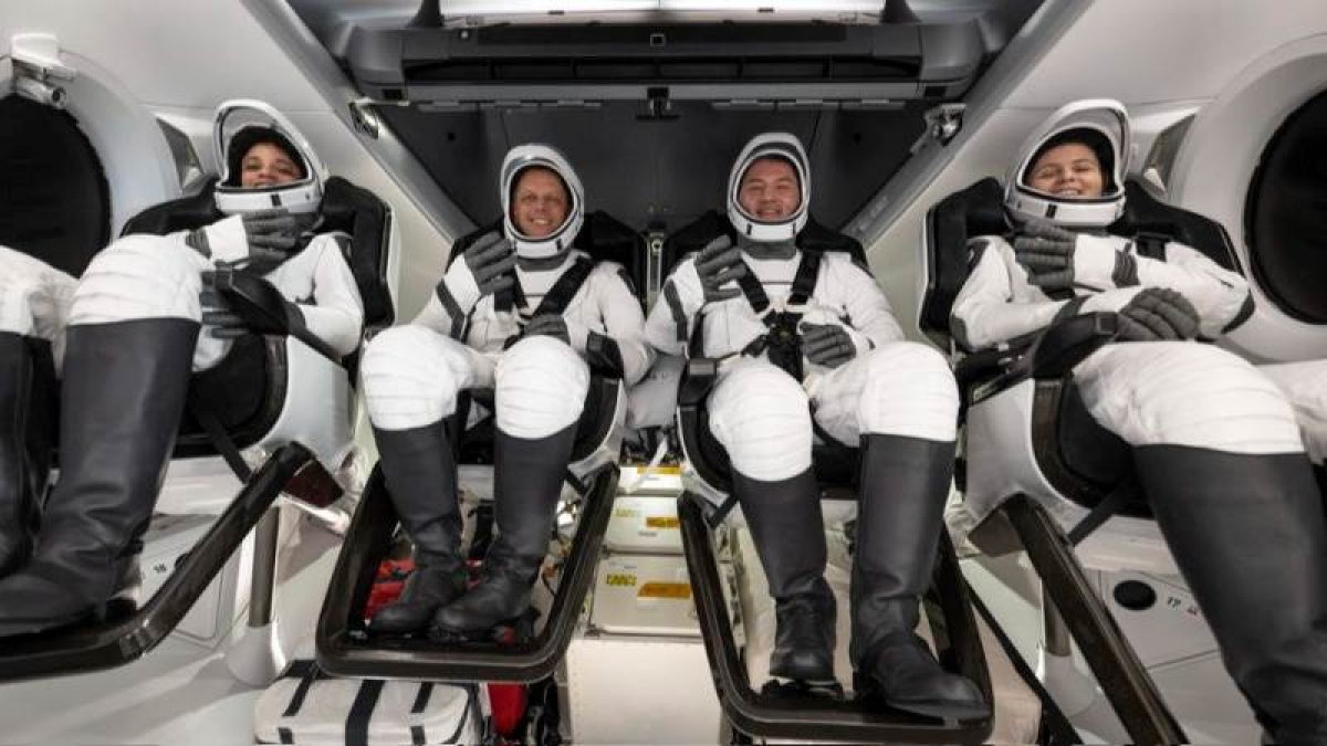 NASA nın Crew-4 mürettebatı 6 aylık görevin ardından dünyaya döndü #2