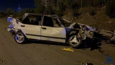 Adana'da otomobil devrildi: 1 ölü, 1 yaralı