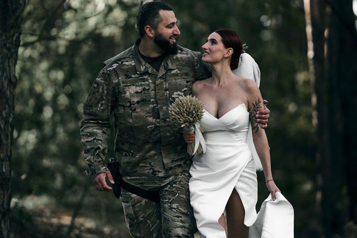 Ukraynalı çift cephede evlendi #2