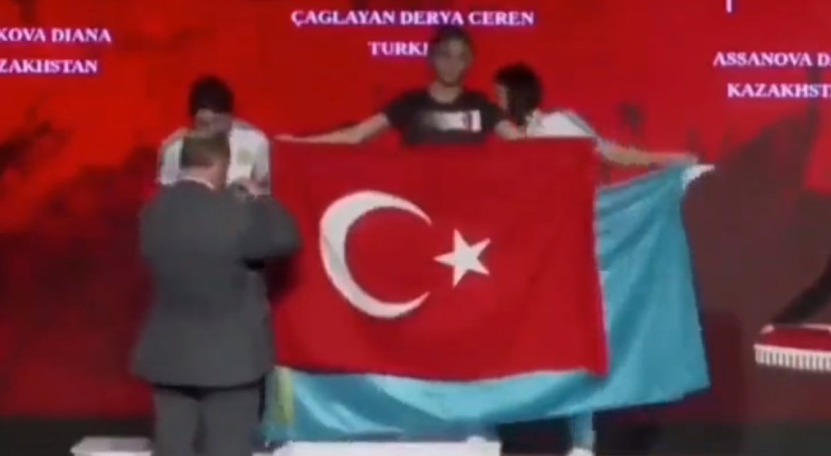 Dünya Şampiyonu Derya Ceren Çağlayan dan Türk bayraklı yanıt #3