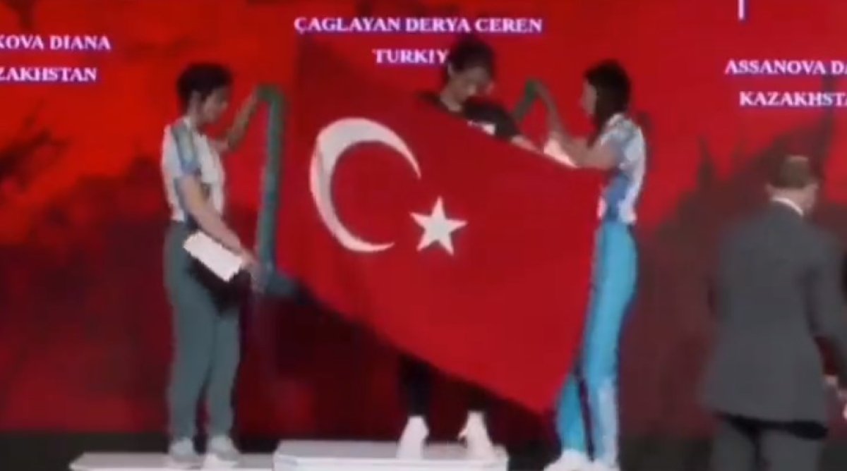 Dünya Şampiyonu Derya Ceren Çağlayan dan Türk bayraklı yanıt #4