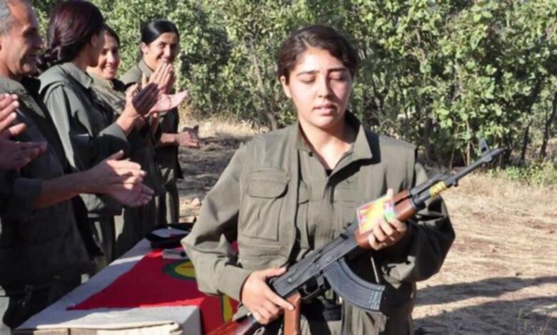 PKK'lılarla fotoğrafı çıkan İBB çalışanı görüntüleri inkar etti