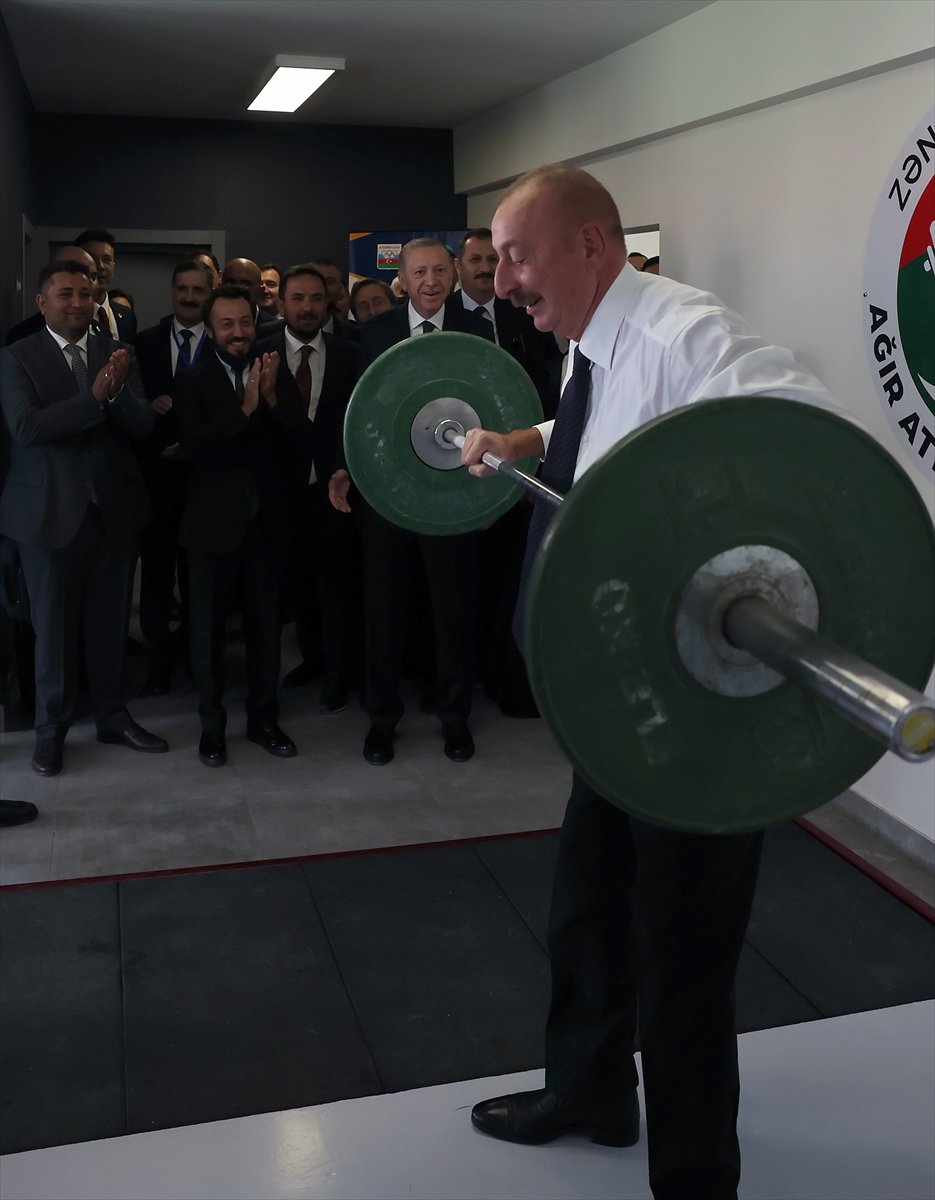 Cumhurbaşkanı Erdoğan ın Azerbaycan ziyaretinde Aliyev hünerlerini gösterdi #4