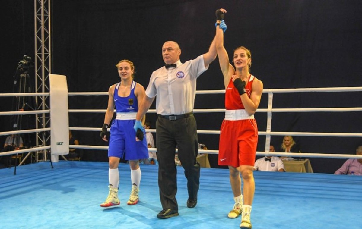 Milli boksör Buse Naz Çakıroğlu finale yükseldi #1
