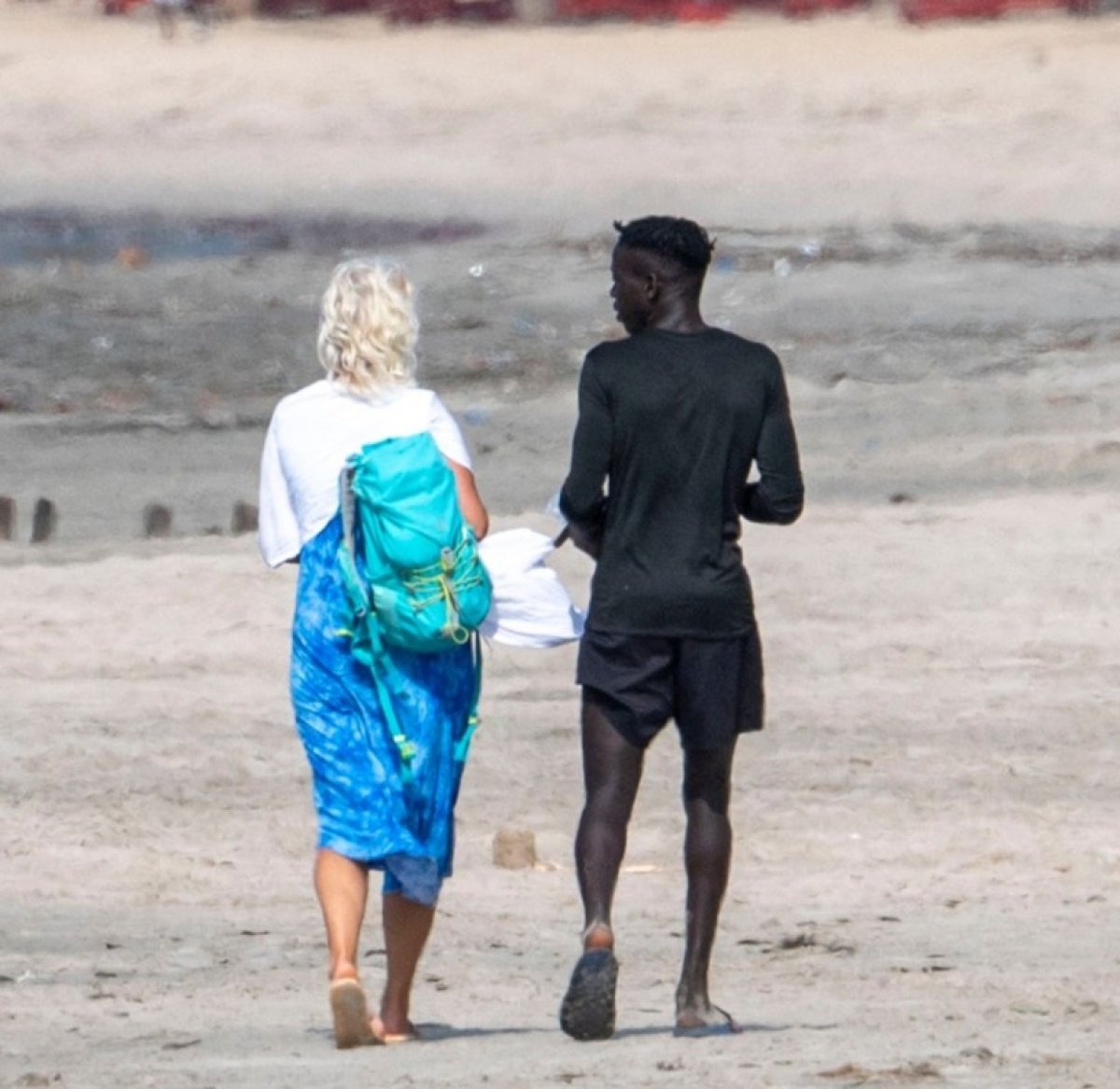 Yaşlı İngiliz kadınlar, genç erkekler için Gambiya’ya gidiyor #3