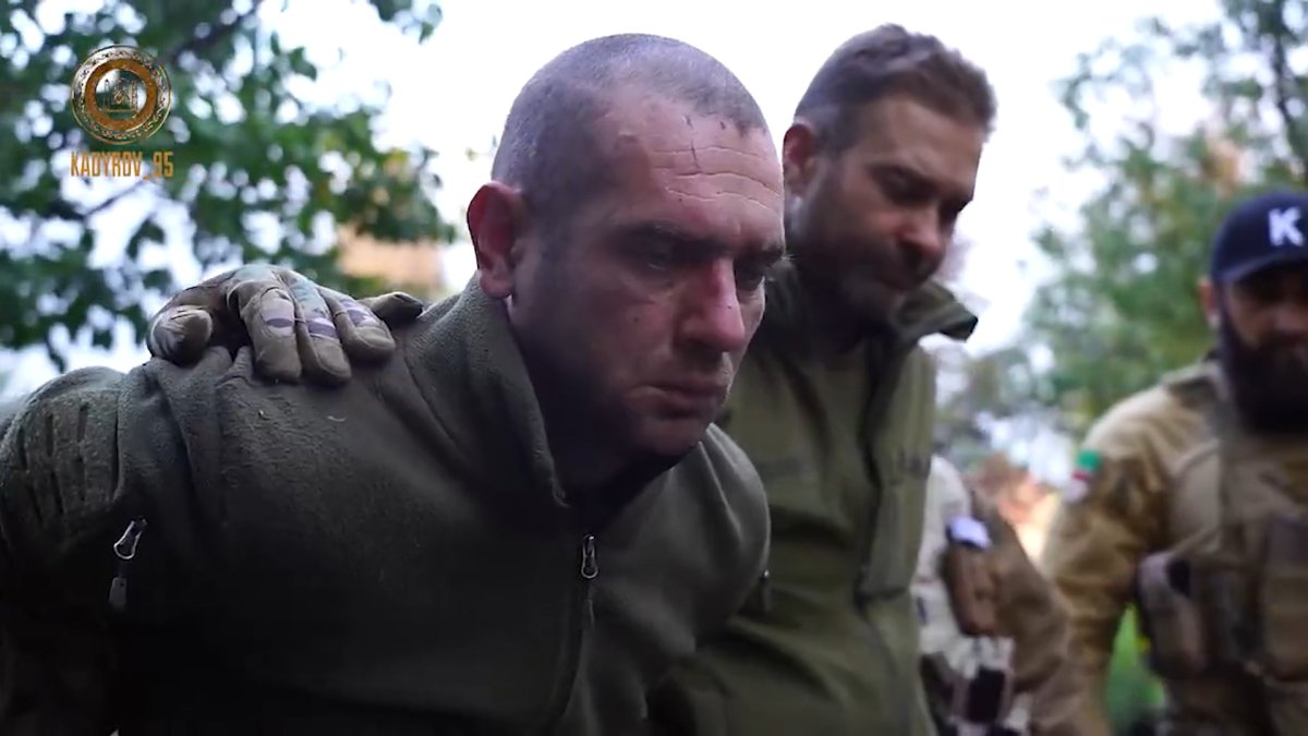 Kadirov esir Ukrayna askerlerini kamera önünde aşağıladı #1