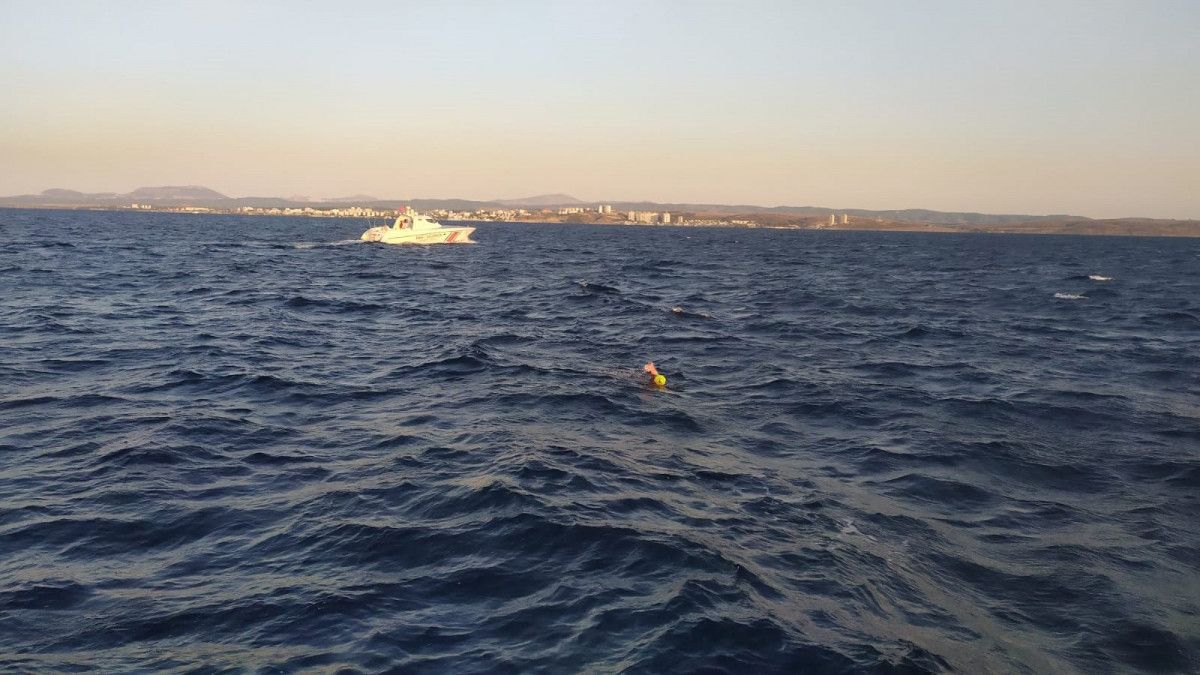 Türk yüzücü Emre Seven, 39 kilometreyi 15 saatte yüzdü #2